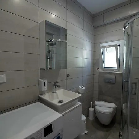 Lofos Apartament *
